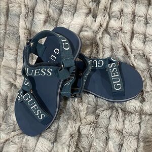 Woman’s Guess Avin Sandals NWT Size 8